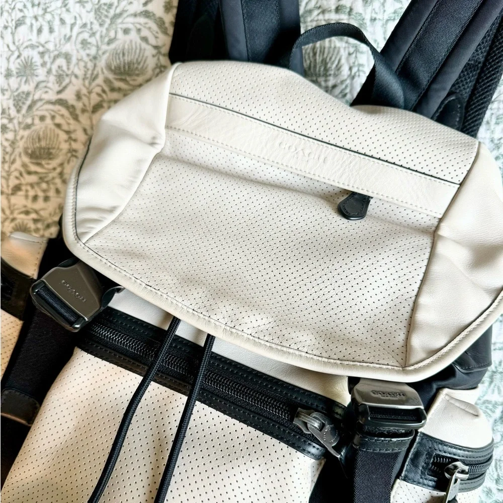 Coach Backpack Large Capacity - Picture 2 of 9